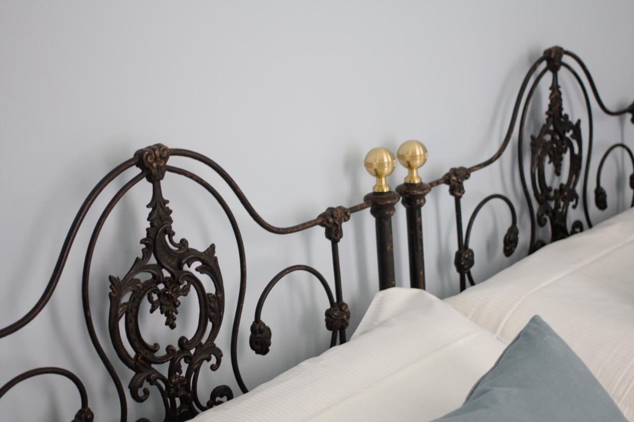 Palazzo Pastura B&B And Apartments 卡塔尼亚 外观 照片