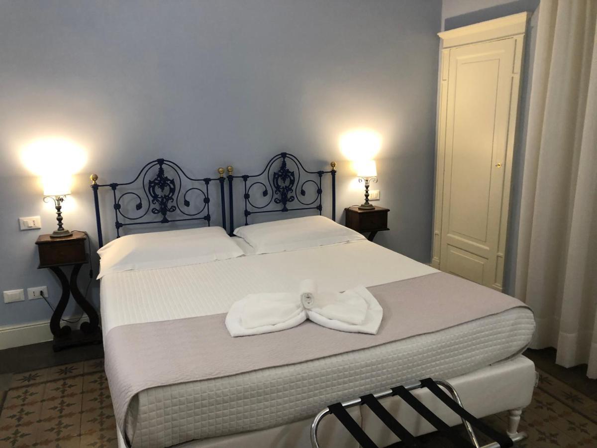Palazzo Pastura B&B And Apartments 卡塔尼亚 外观 照片